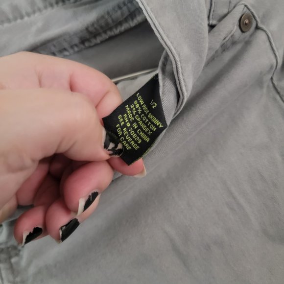 Rue21 Gray Rip Knee Low Rise Skinny Freedom Flex Jeans/Pants - Picture 3 of 5